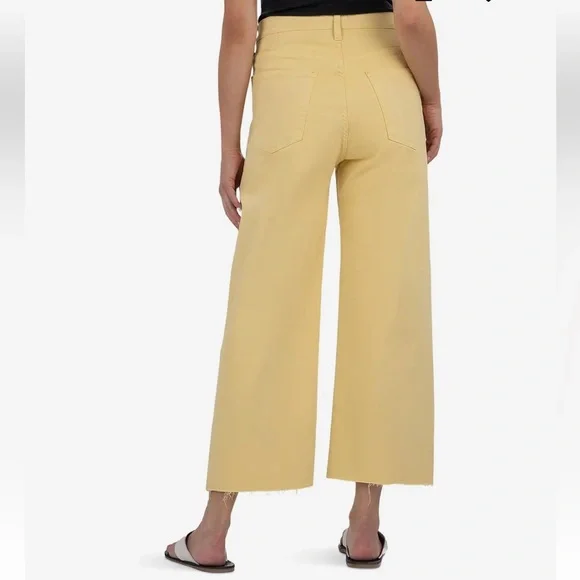 Kut from the Kloth Meg Flare Jeans in Yellow Size 14 - Picture 2 of 7